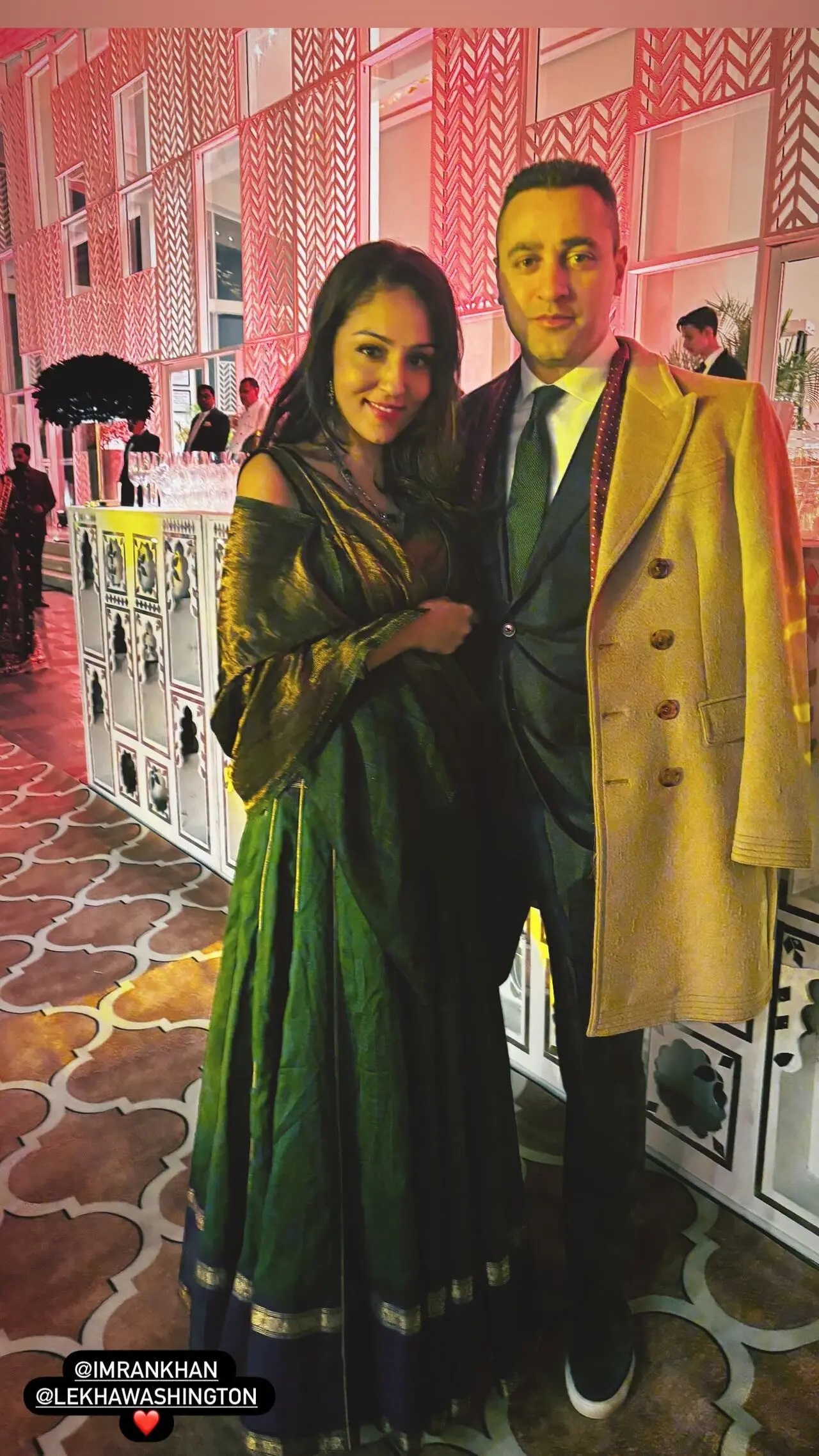 इमरान खान भी शादी में इंज्वाय कर रहे थे. (तस्वीर/मोजेज सिंह)
