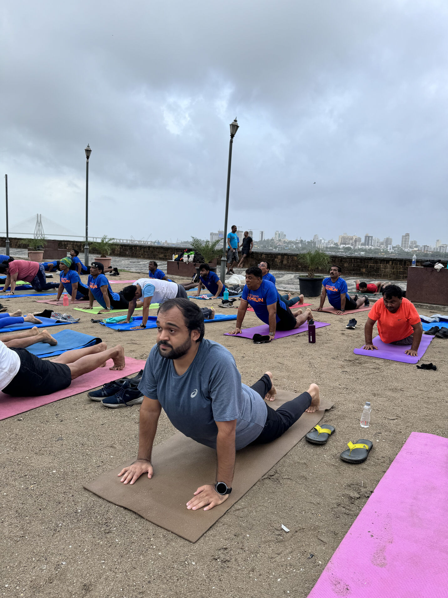 उन्होंने योग के संबंध में जागरूकता बढ़ाने के साथ ही, सामुदायिक एकता और स्वास्थ्य जागरूकता को भी बेहद खास अंदाज में प्रमोट किया. 