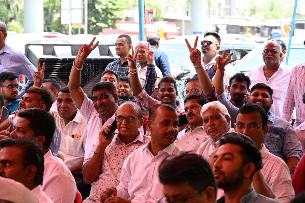 लोकसभा चुनाव देश का महापर्व माना जाता है, जिसे मुंबई के कई इलाकों में लोग साथ मिलकर मना रहे हैं. (फोटो-अनुराग अहीरे) 