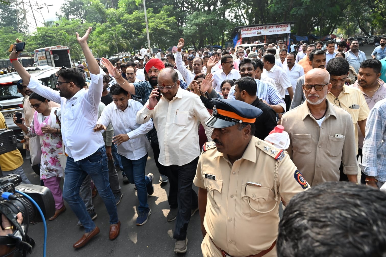 बीजेपी द्वारा इस बार के लोकसभा चुनाव में गोपाल शेट्टी का टिकट काट दिया गया था. उनकी जगह उत्तर मुंबई से पीयूष गोयल को उम्मीदवार बनाया गया, और पीयूष गोयल ने इस सीट पर जीत भी हासिल की.