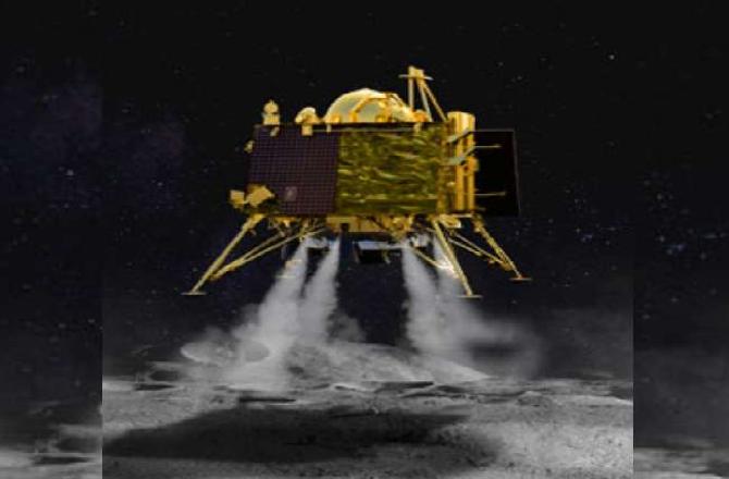 Chandrayaan 2: ચંદ્રની સપાટીની નજીક પહોંચ્યું લેન્ડર વિક્રમ