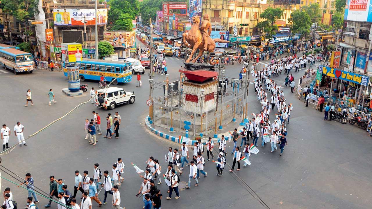 NEET-UGની પરીક્ષામાં થયેલી કથિત ગેરરીતિના વિરોધમાં ગઈ કાલે કલકત્તામાં તૃણમૂલ છાત્ર પરિષદે મોરચો કાઢ્યો હતો.