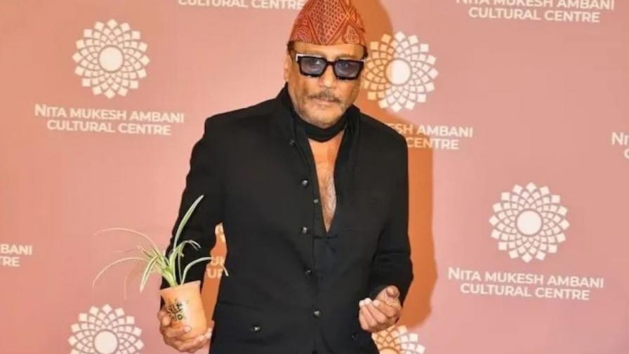 Jackie Shroff Urges Netizens to Help the Strays; Asks to Leave Water Outside Homes this Summer