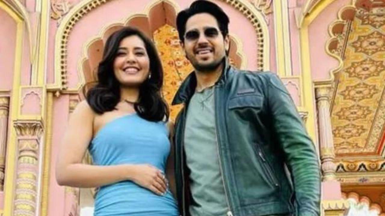 Raashii Khanna Reveals Her Relationship With Co-star Sidharth: 