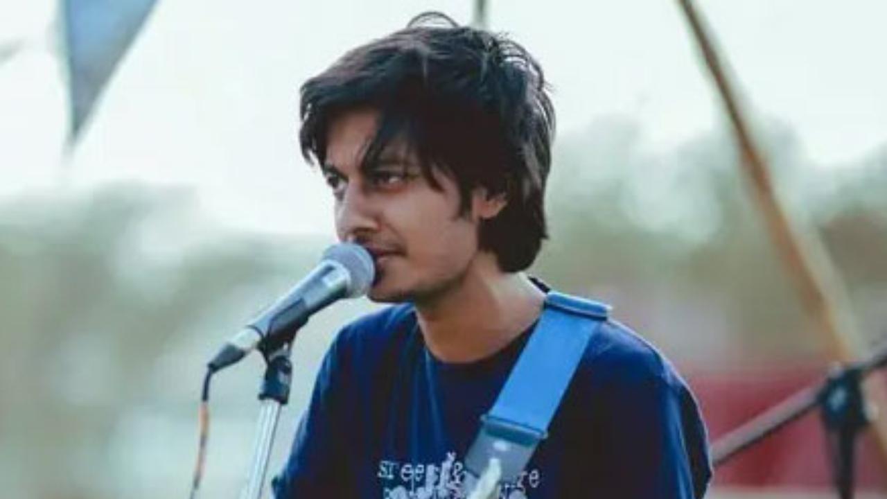 Tejas brings alive the vivacity of Mumbai city with his new pop-rock release, The Bombay Doors