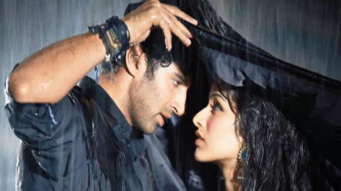 Monsoon Binge-Watch List: 6 Bollywood Movies That Perfectly Describe `Mumbai Ki Baarish`
