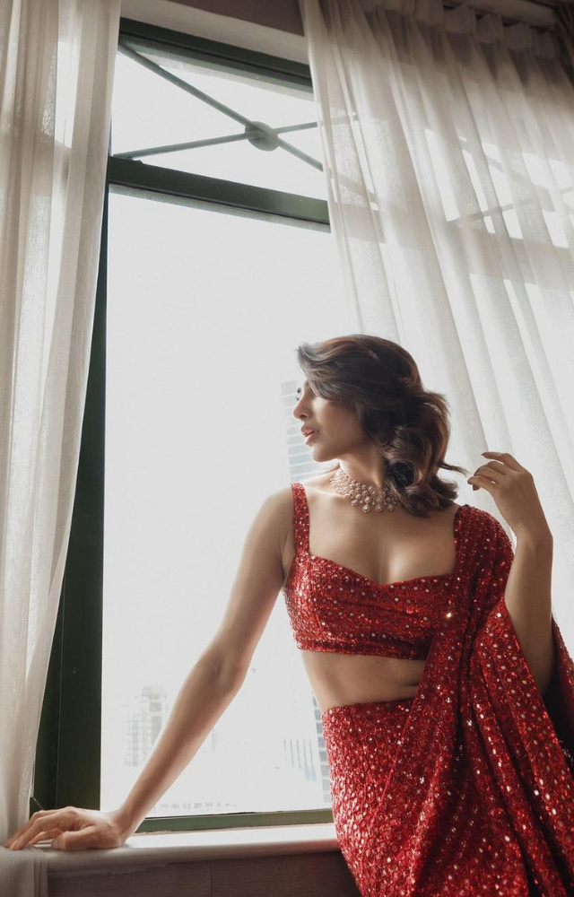 Fashion pick of the day: Samantha Ruth Prabhu looks irresistibly HOT and  her monochrome saree is already on our lust list! - Bollywood News &  Gossip, Movie Reviews, Trailers & Videos at